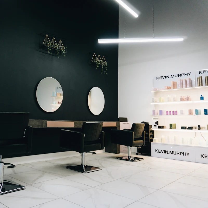 Modern salon chairs and mirrors